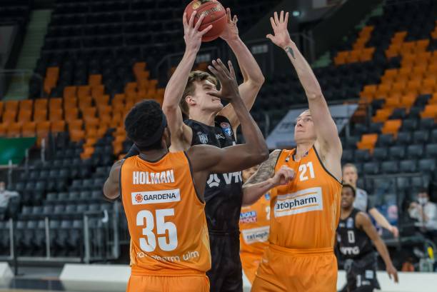 内斯的比赛 内斯的比赛